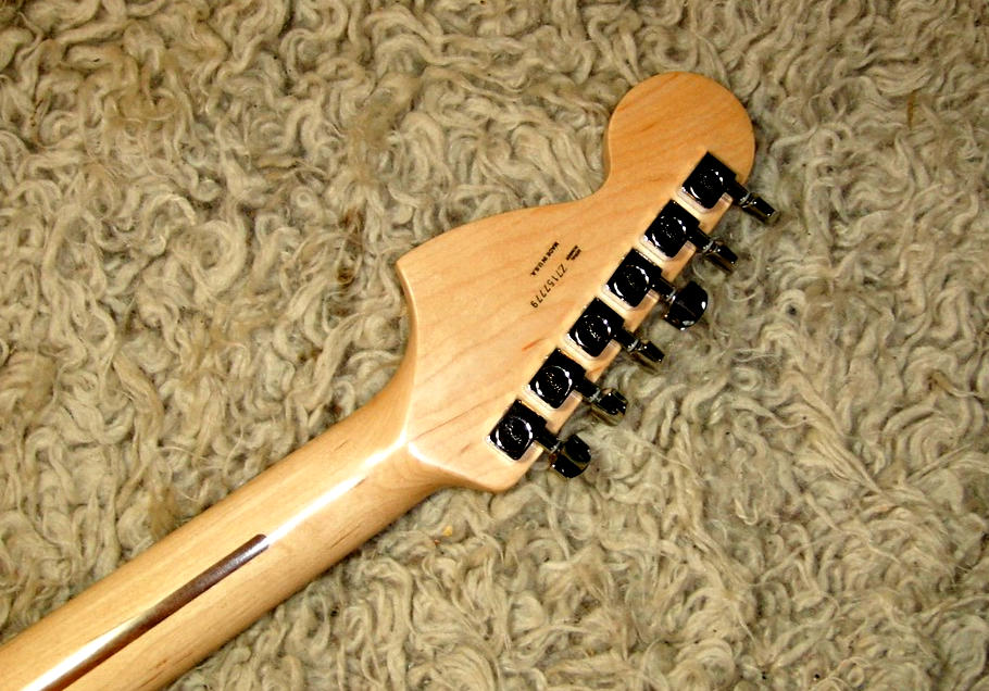 fender-strat-am