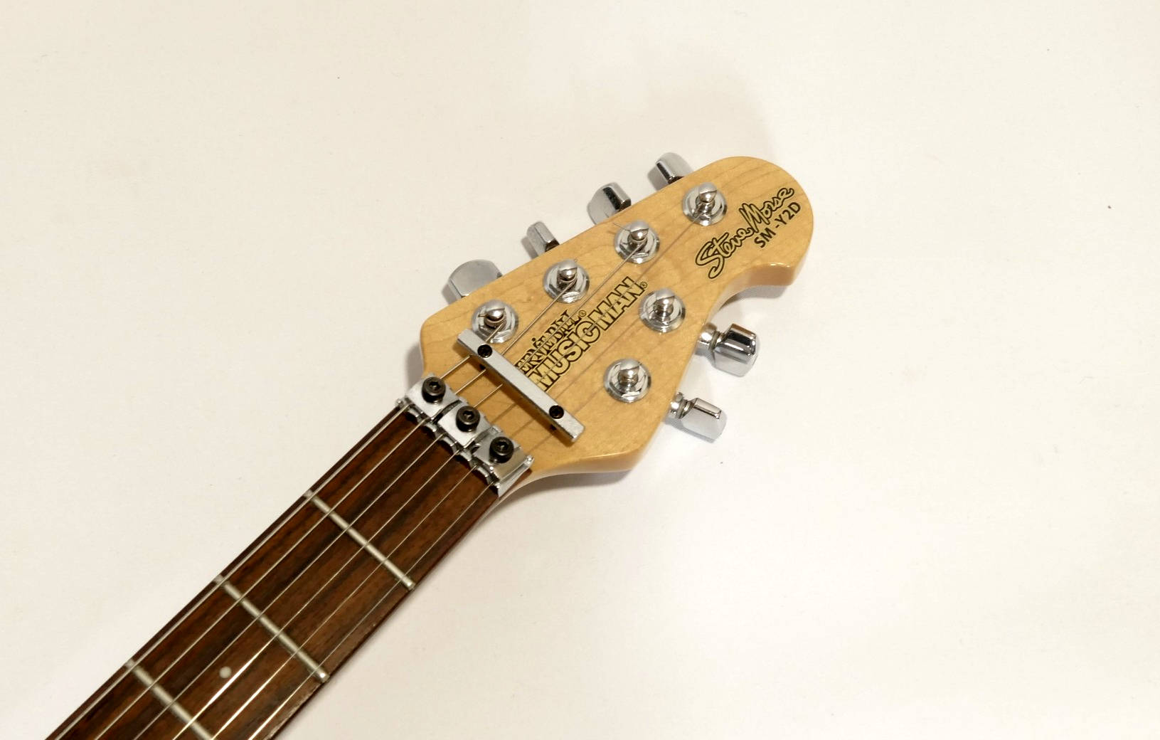 musicman-y2d - Details