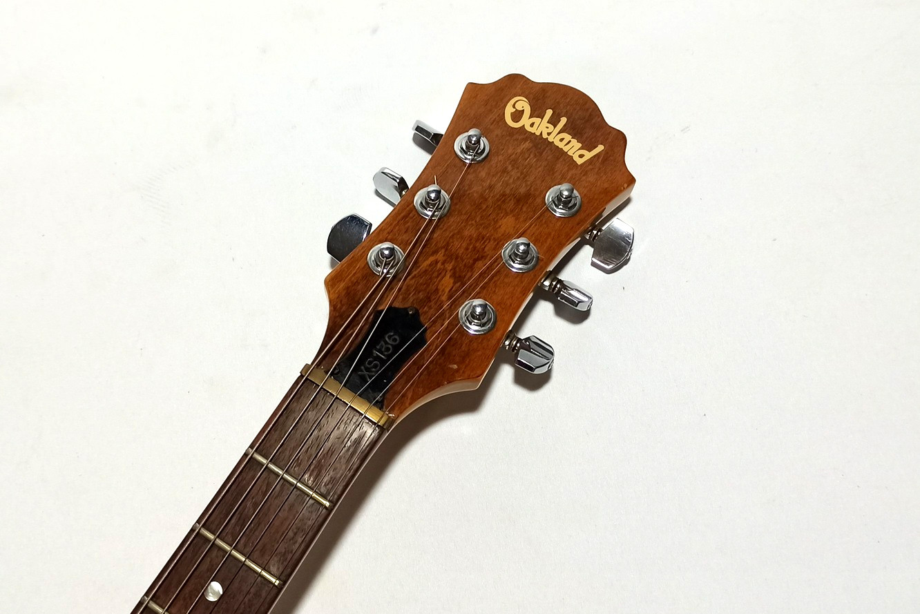 oakland-xs136-custom - Details