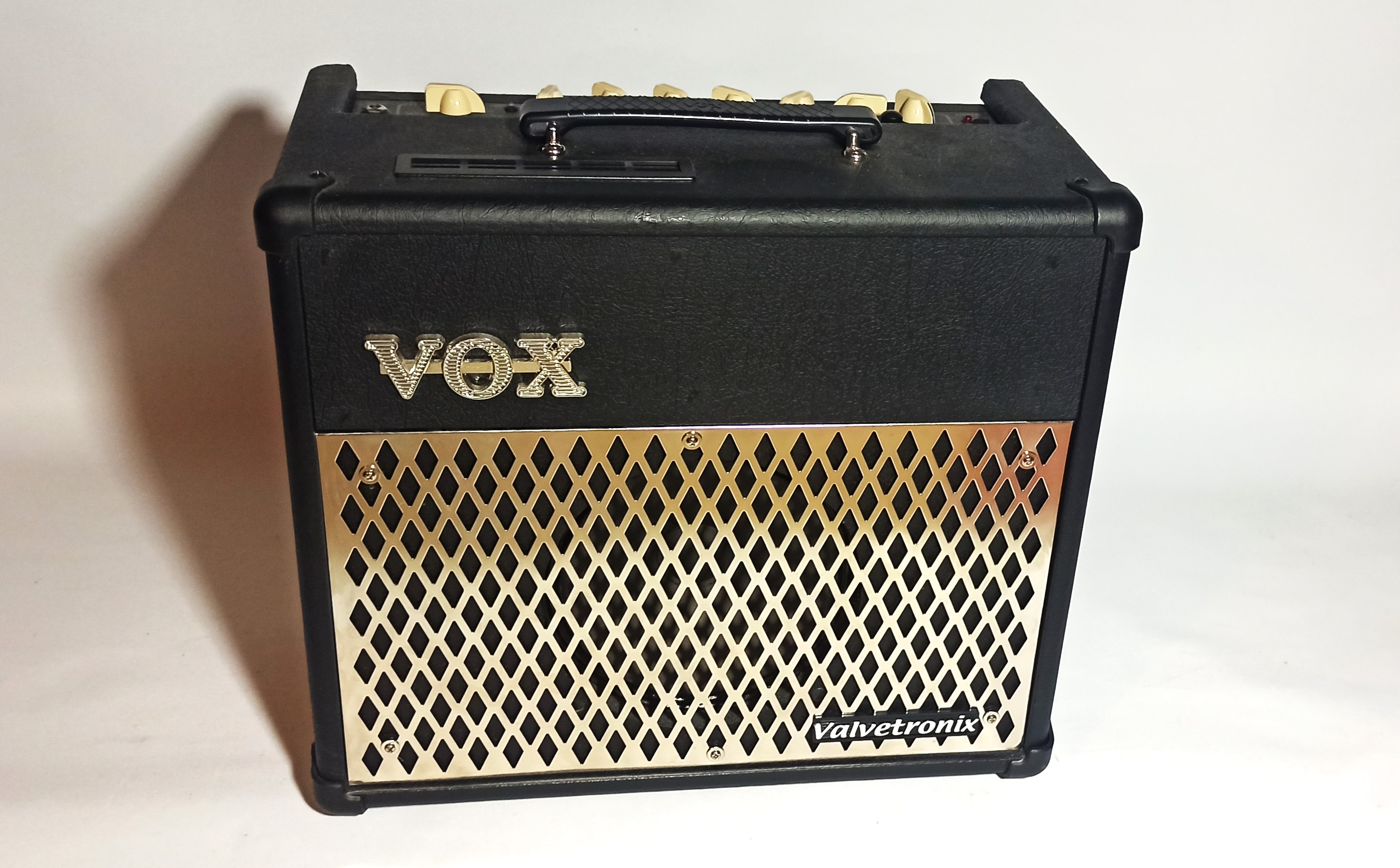 vox-vt15 - Details