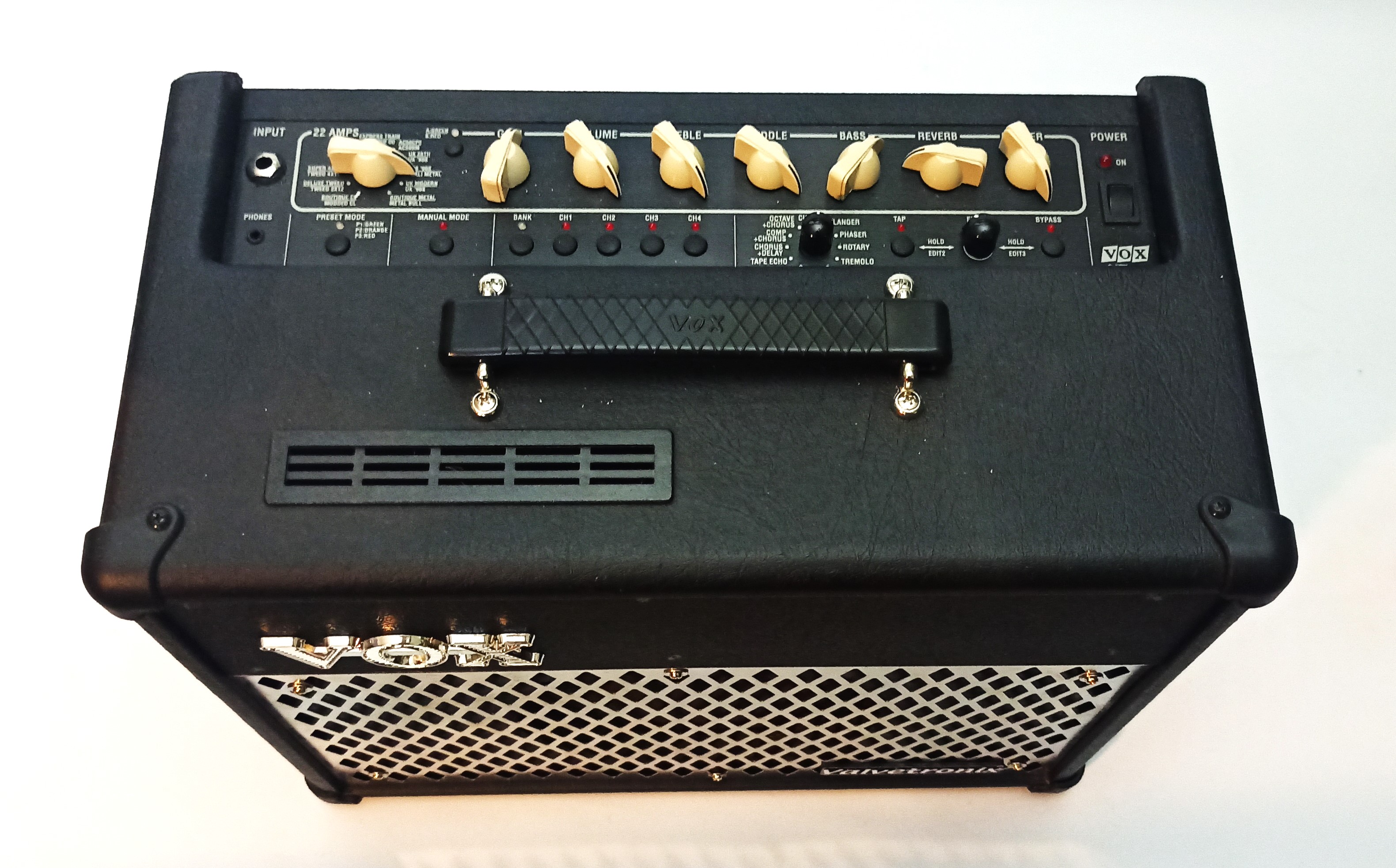vox-vt15 - Details