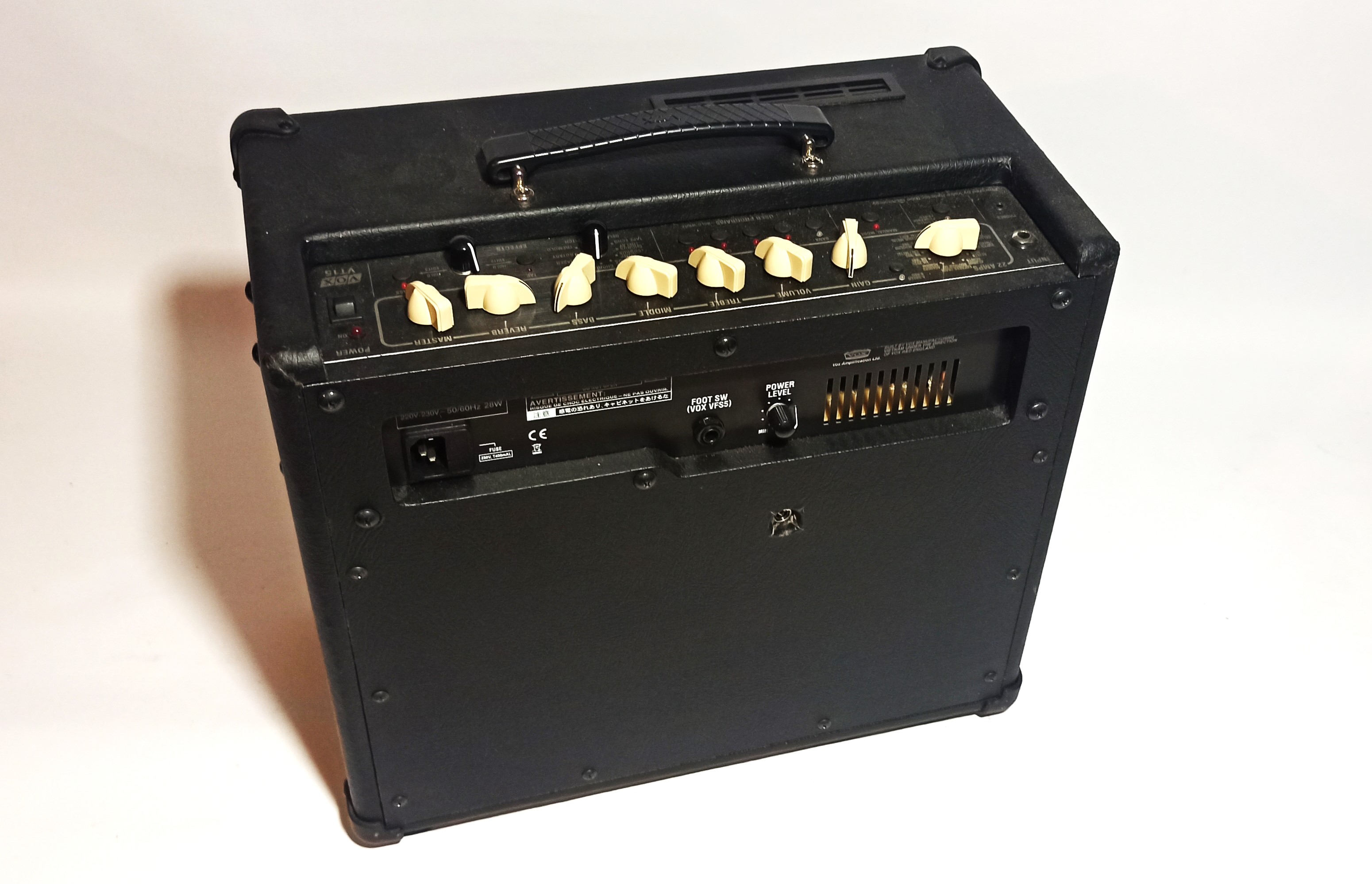 vox-vt15 - Details