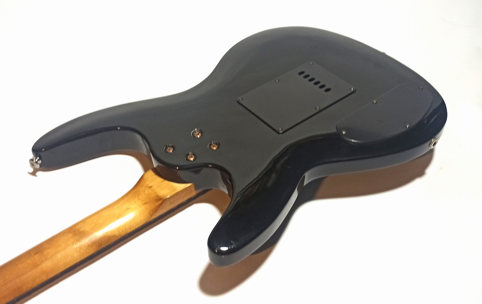 washburn-nuno-cu - Details