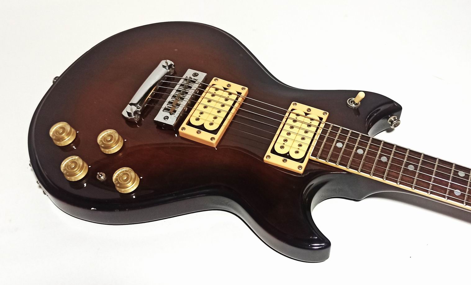 westbury-deluxe - Details