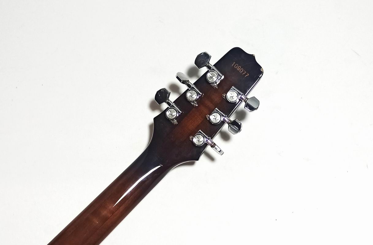 westbury-deluxe - Details